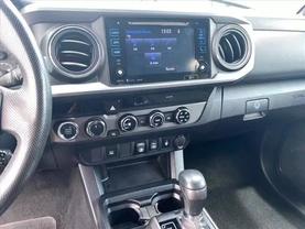 2018 Toyota Tacoma Double Cab - Image 9