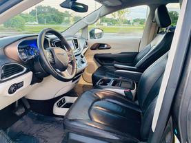 2018 CHRYSLER PACIFICA PASSENGER GRAY AUTOMATIC - Concept Car Auto Sales in Orlando, FL