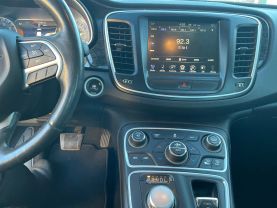 2016 Chrysler 200 - Image 31
