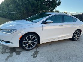 2016 Chrysler 200 - Image 18