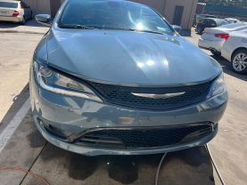 2015 Chrysler 200 - Image 2