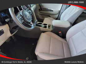 Buy Used 2017 KIA SPORTAGE SUV 4-CYL, GDI, 2.4 LITER LX SPORT UTILITY 4D - Mobile Luxury Motors located in Mobile, AL