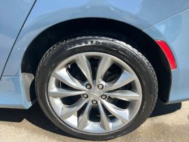 2015 Chrysler 200 - Image 11