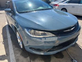2015 Chrysler 200 - Image 3