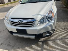 2011 Subaru Outback - Image 2
