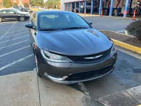 2015 Chrysler 200 - Image 2