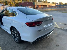 2016 Chrysler 200 - Image 6