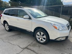 2011 Subaru Outback - Image 4