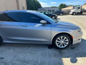 2016 Chrysler 200 - Image 4