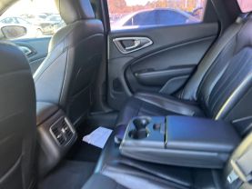 2016 Chrysler 200 - Image 23