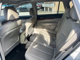 2011 Subaru Outback - Image 12