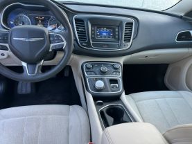 2015 Chrysler 200 - Image 12