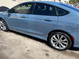 2015 Chrysler 200 - Image 12