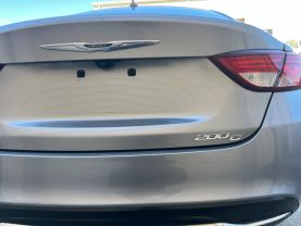 2016 Chrysler 200 - Image 7