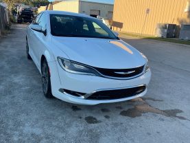 2016 Chrysler 200 - Image 29