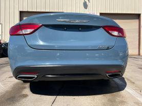 2015 Chrysler 200 - Image 9