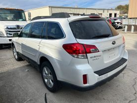 2011 Subaru Outback - Image 7