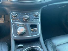 2016 Chrysler 200 - Image 24
