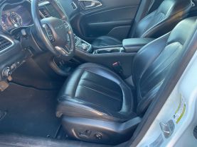 2016 Chrysler 200 - Image 26
