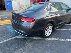 2015 Chrysler 200 - Image 5
