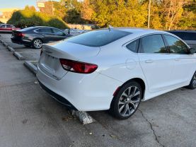 2016 Chrysler 200 - Image 4