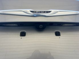 2016 Chrysler 200 - Image 9
