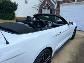 2018 Ford Mustang - Image 18