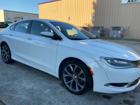 2016 Chrysler 200 - Image 30