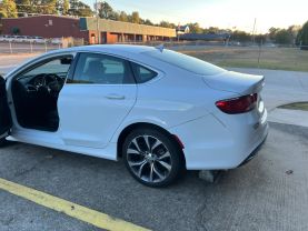 2016 Chrysler 200 - Image 7