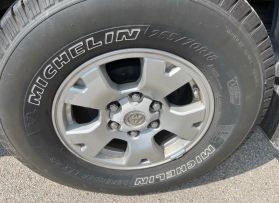 2010 TOYOTA TACOMA DOUBLE CAB PICKUP V6, 4.0 LITER PRERUNNER PICKUP 4D 5 FT