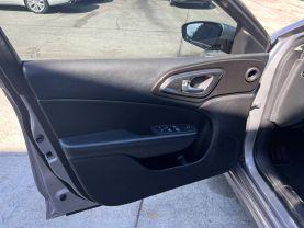 2016 Chrysler 200 - Image 19