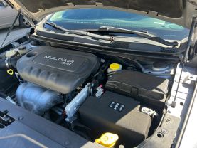 2016 Chrysler 200 - Image 27