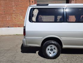 1995 TOYOTA HIACE VAN 1KZ-TE SUPER CUSTOM