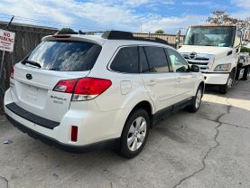 2011 Subaru Outback - Image 5