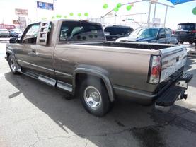 1995 CHEVROLET 1500 EXTENDED CAB PICKUP V8, 5.7 LITER SHORT BED at Gael Auto Sales in El Paso, TX