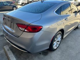 2016 Chrysler 200 - Image 6