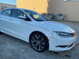 2016 Chrysler 200 - Image 33