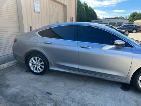 2016 Chrysler 200 - Image 5