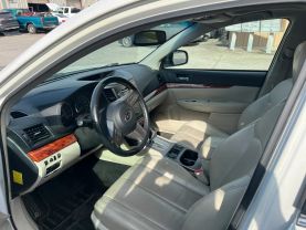 2011 Subaru Outback - Image 9