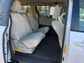 2013 TOYOTA SIENNA PASSENGER WHITE AUTOMATIC - Auto Spot