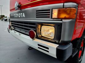 1989 TOYOTA HIACE TRUCK 2L FIRE TRUCK