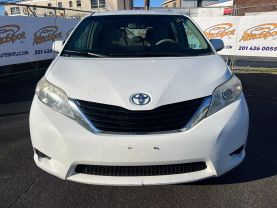 2013 TOYOTA SIENNA PASSENGER WHITE AUTOMATIC - Auto Spot