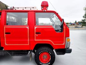 1989 TOYOTA HIACE TRUCK 2L FIRE TRUCK