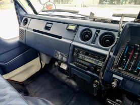 1989 TOYOTA HIACE TRUCK 2L FIRE TRUCK