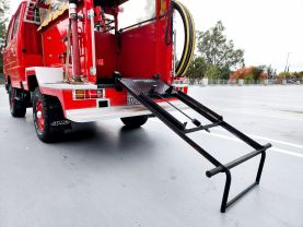 1989 TOYOTA HIACE TRUCK 2L FIRE TRUCK