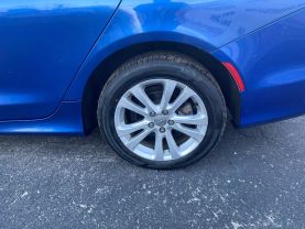 2015 CHRYSLER 200 SEDAN BLUE AUTOMATIC - Auto Spot