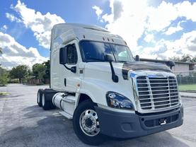 2017 FREIGHTLINER CASCADIA - WHITE - - Citywide Auto Group LLC