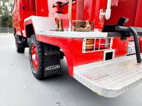 1989 TOYOTA HIACE TRUCK 2L FIRE TRUCK