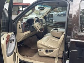 2005 FORD F350 SUPER DUTY CREW CAB PICKUP V8, TURBO DSL 6.0L LARIAT PICKUP 4D 8 FT
