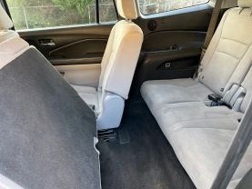 2017 Honda Pilot - Image 16